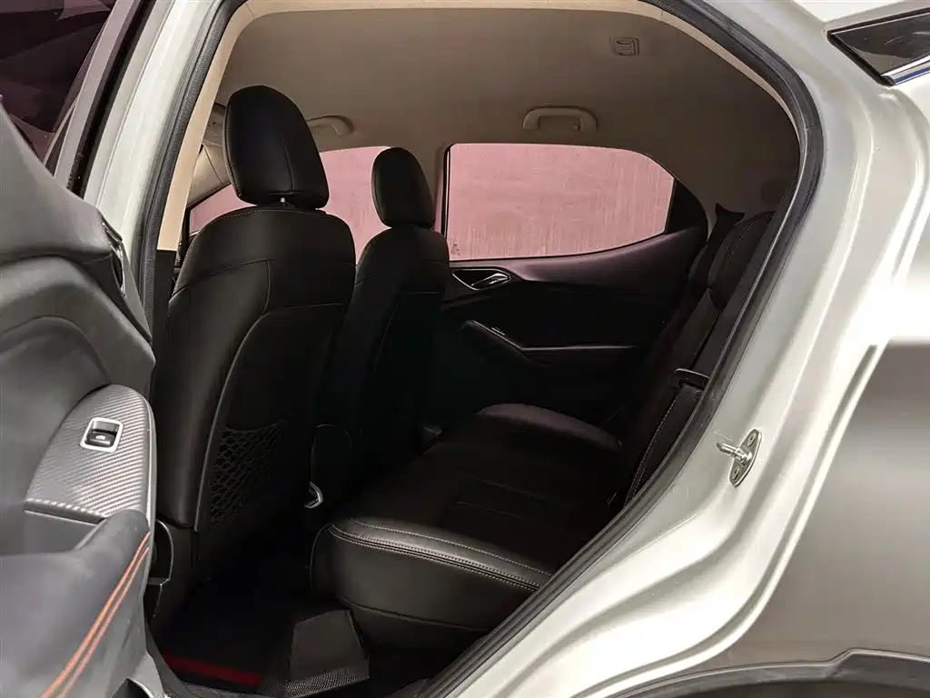 BYD Yuan 2017 1.5L Auto Cool Connect фото 10