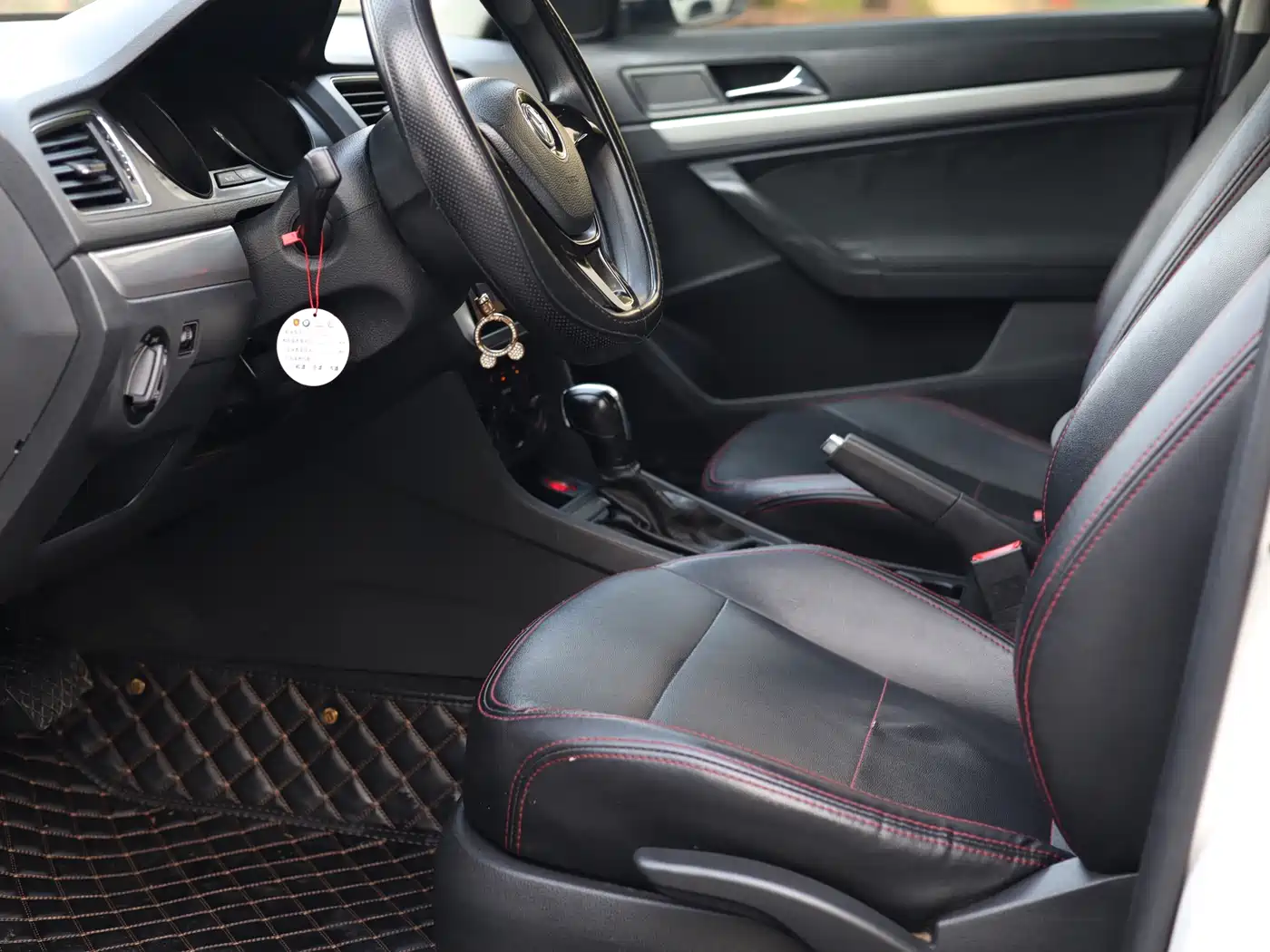 Volkswagen Lavida 2017 1.6L Automatic Trend Edition фото 17