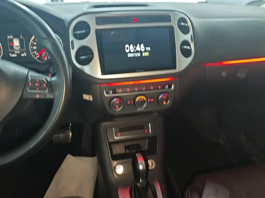 Volkswagen Tiguan 2015 1.8TSI Automatic 2WD Highline фото 13