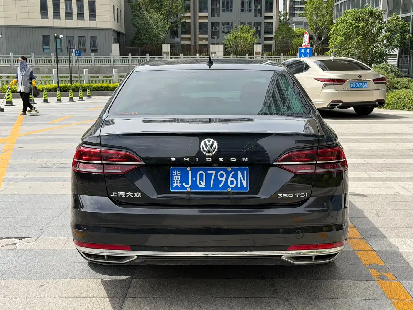 Volkswagen Phideon 2018 Facelift 380TSI FWD Business фото 17