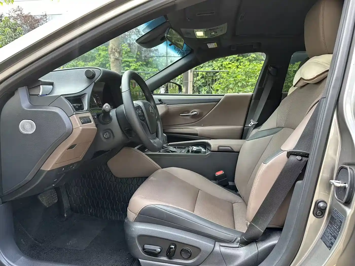Lexus ES 2025 200 Ultimate Edition фото 4