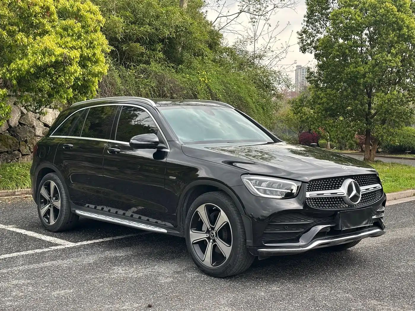 MERCEDES-BENZ GLC