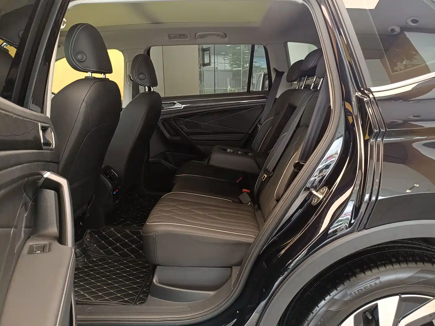 Фото 21 - Volkswagen Tiguan L
