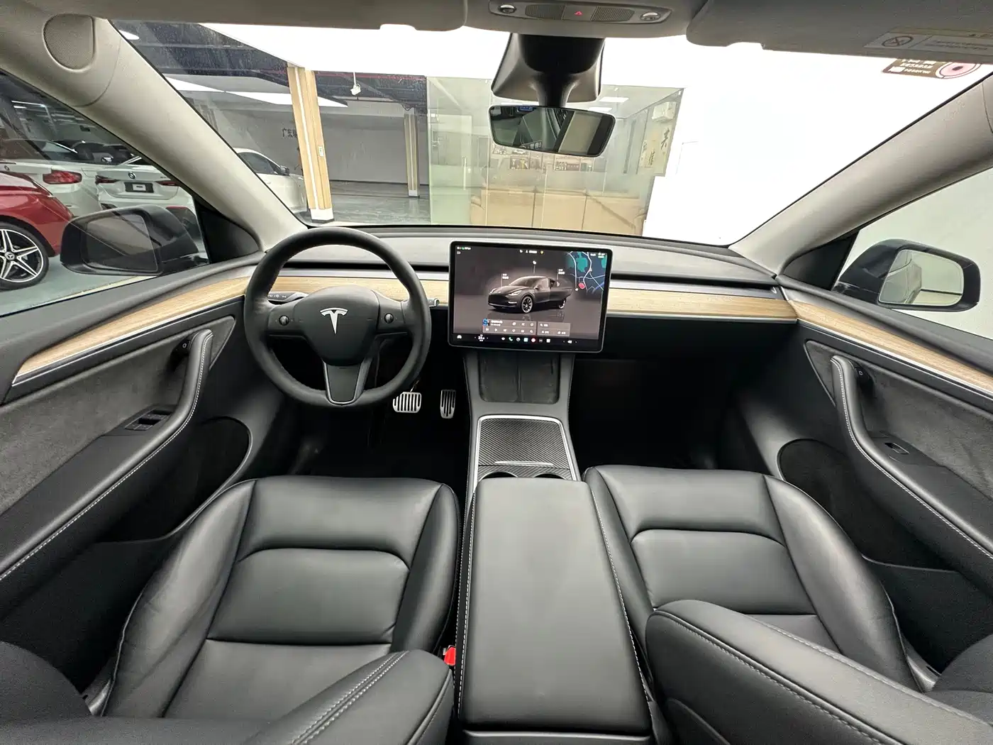 TESLA MODEL Y