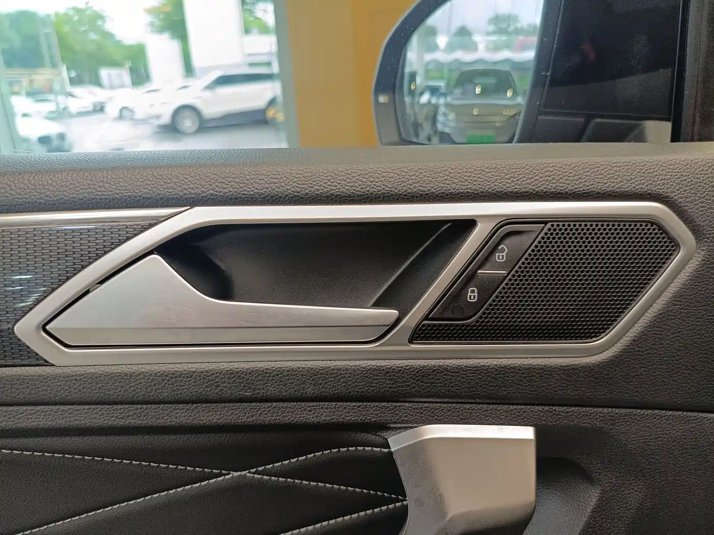 Фото 8 - Volkswagen Tiguan L
