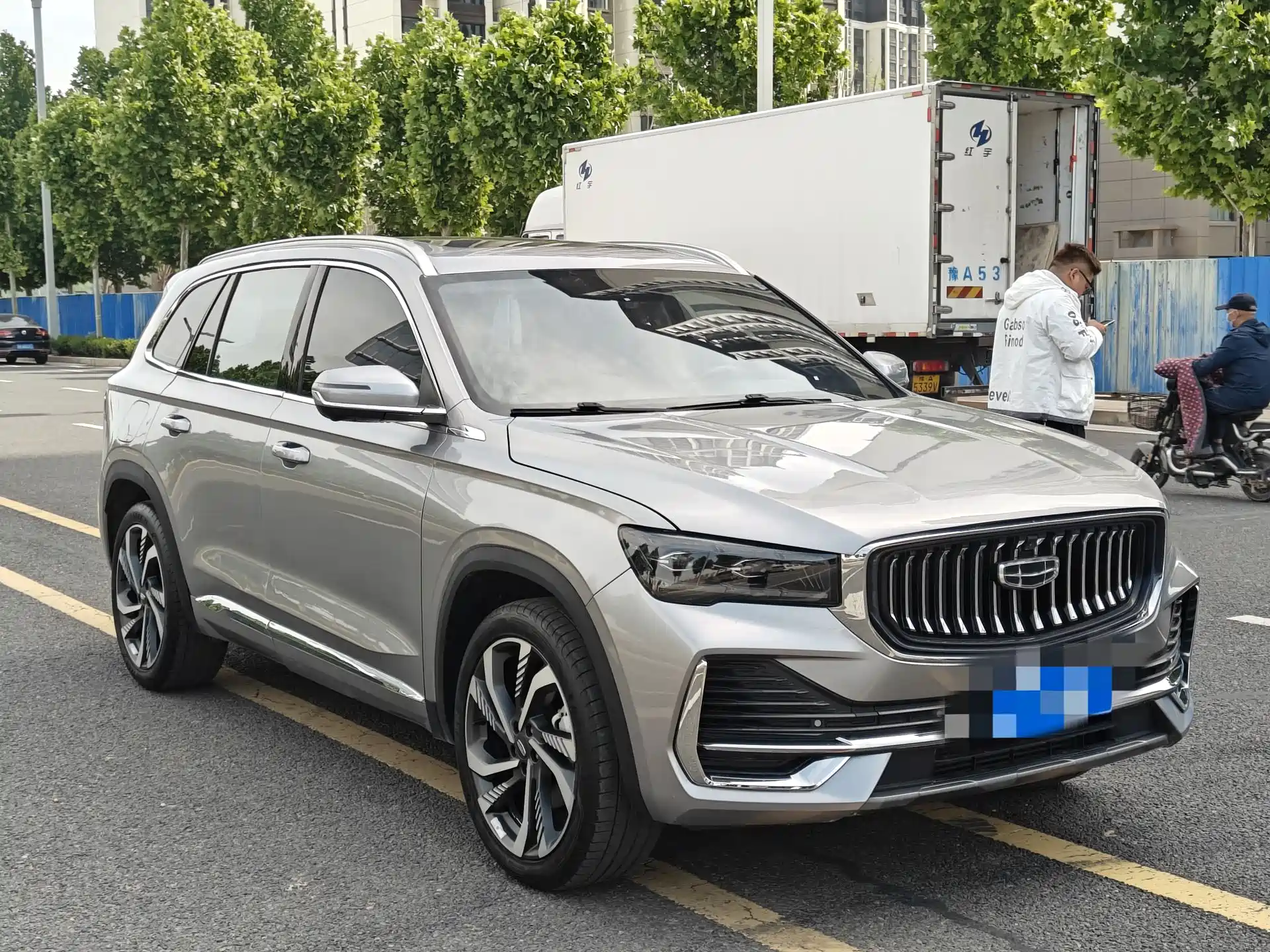 Фото 3 - Geely Monjaro