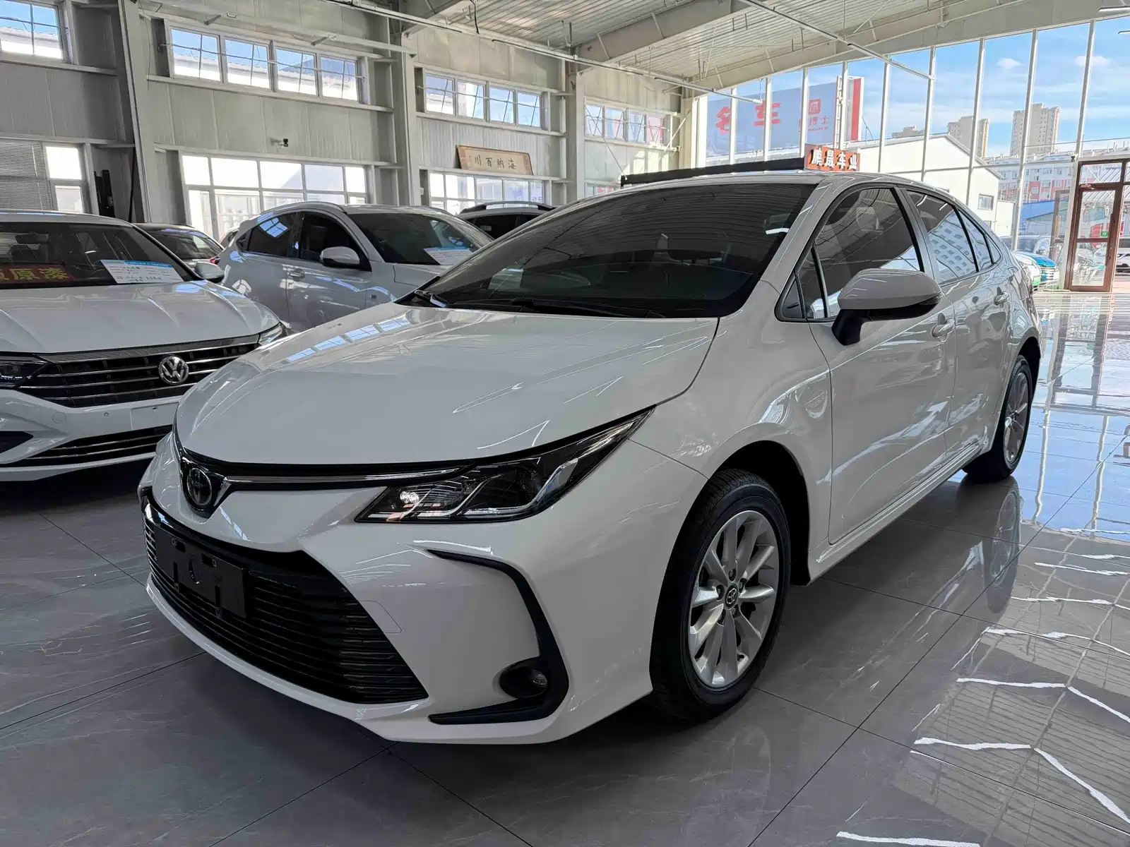 Фото 1 - Toyota Corolla