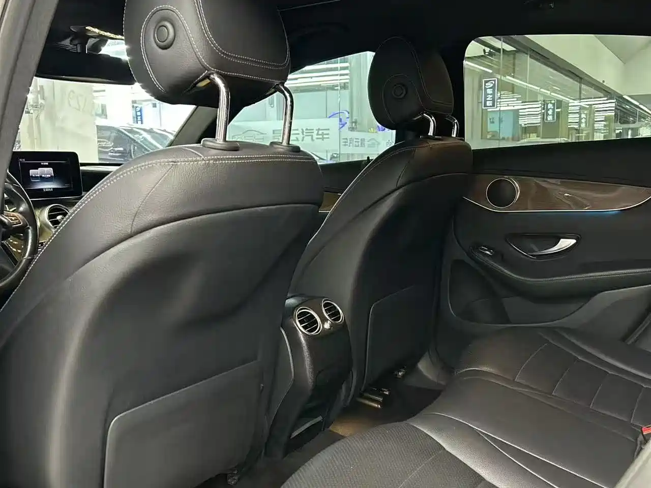 Mercedes-Benz GLC Coupe 2019 GLC 260 4MATIC Coupe SUV фото 5