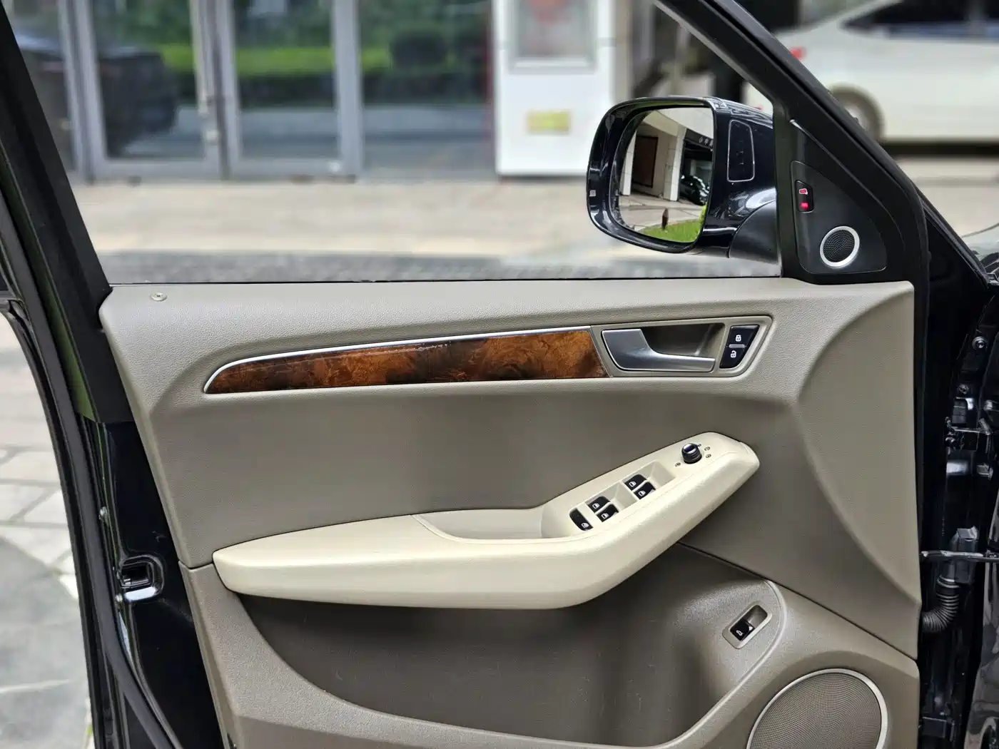 Audi Q5 2011 2.0TFSI Comfort фото 15