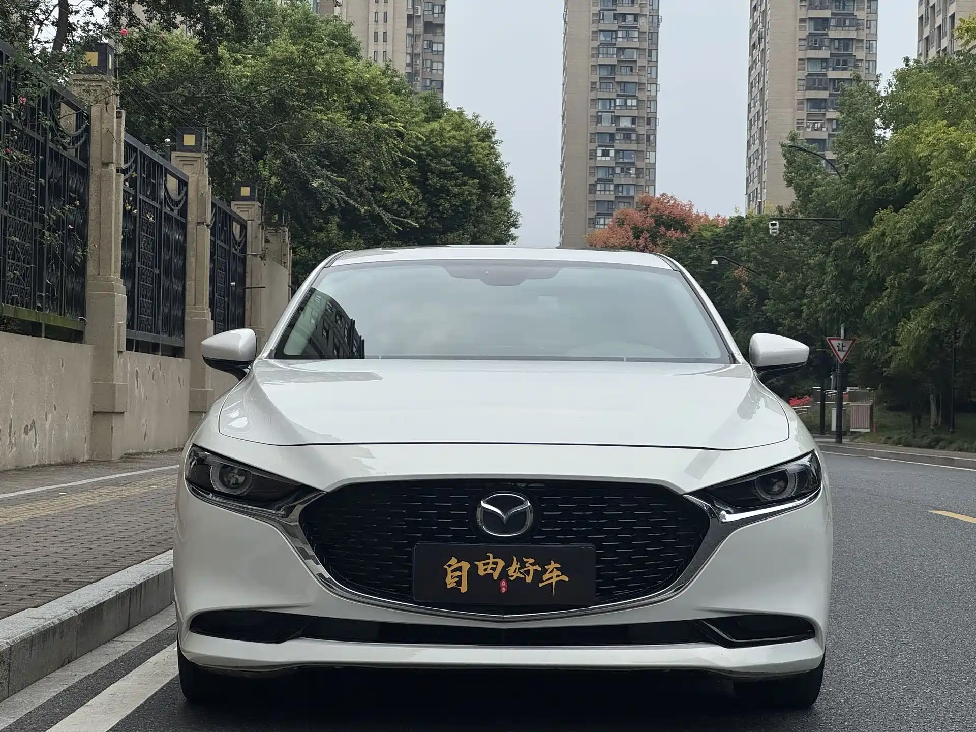 Фото 2 - Mazda Mazda 3