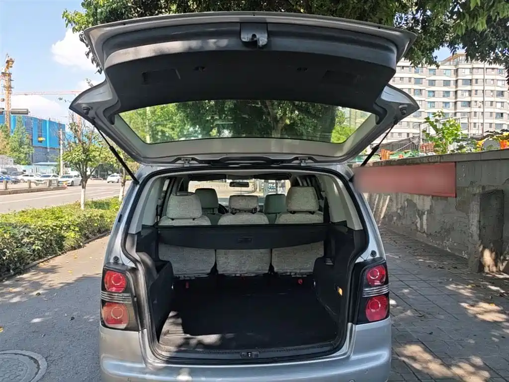 Volkswagen Touran 2015 1.4T Manual Trend Edition 5-seater фото 19