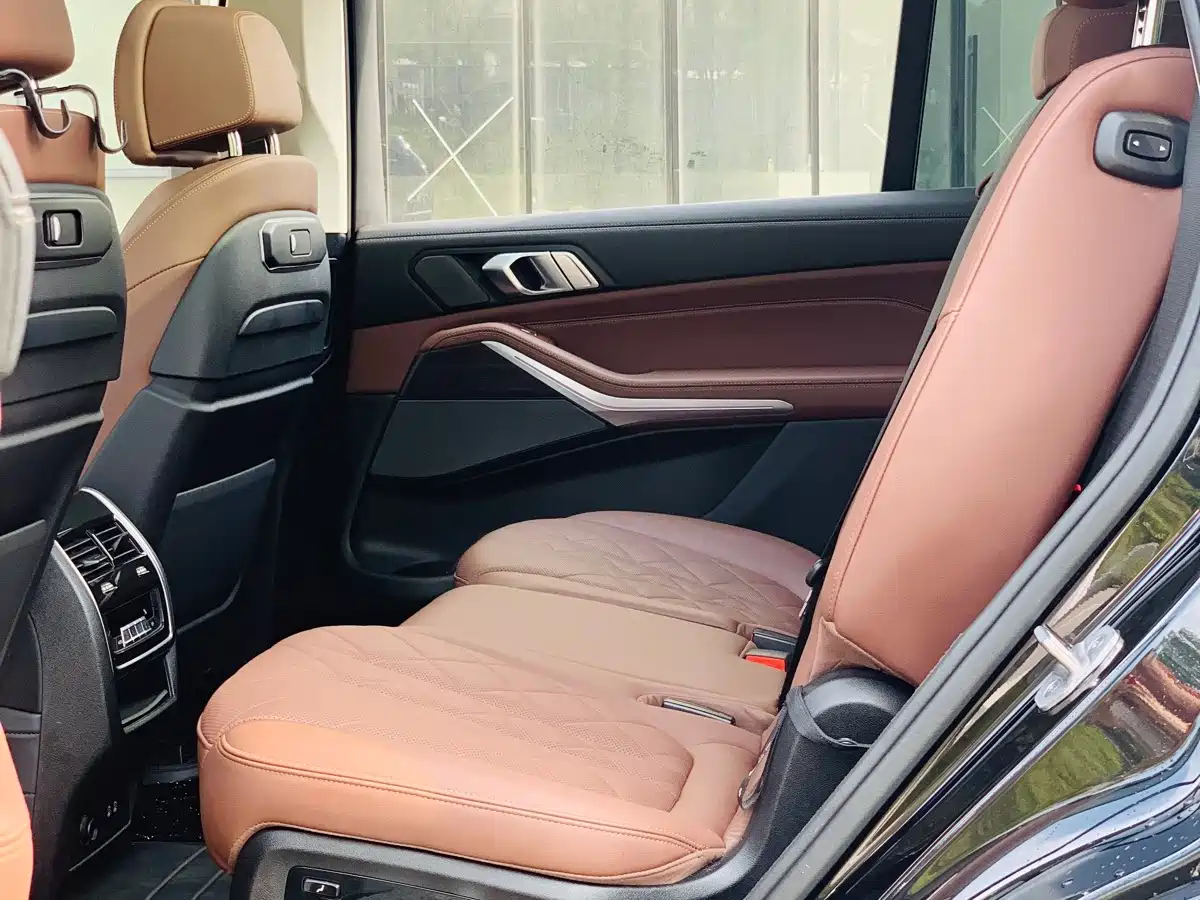 BMW X7 2024 2023 xDrive40i Leading Luxury Package