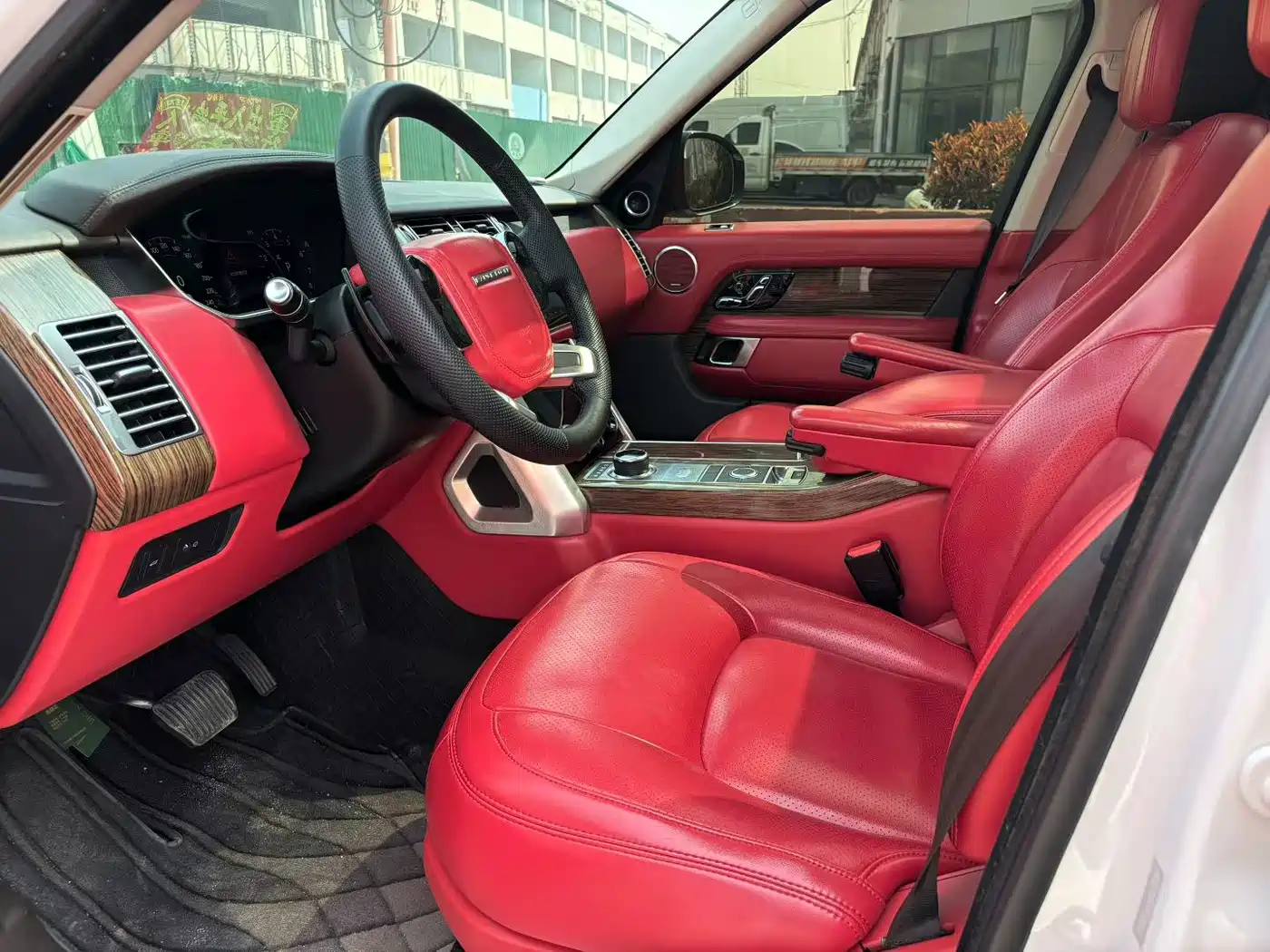 Land Rover Range Rover фото 9
