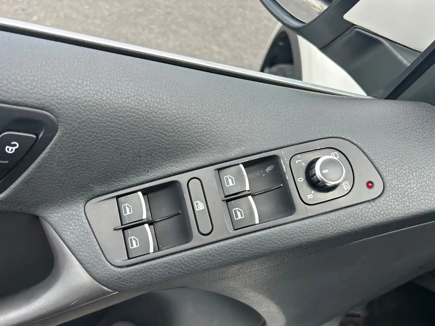 Volkswagen Tiguan 2012 1.8TSI Automatic 2WD Elite Edition фото 6