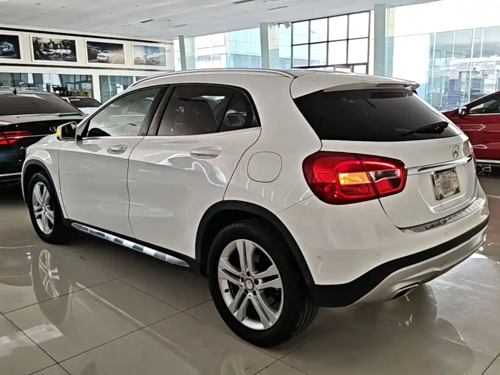 Mercedes-Benz GLA 2015 2015 GLA 200 Dynamic
