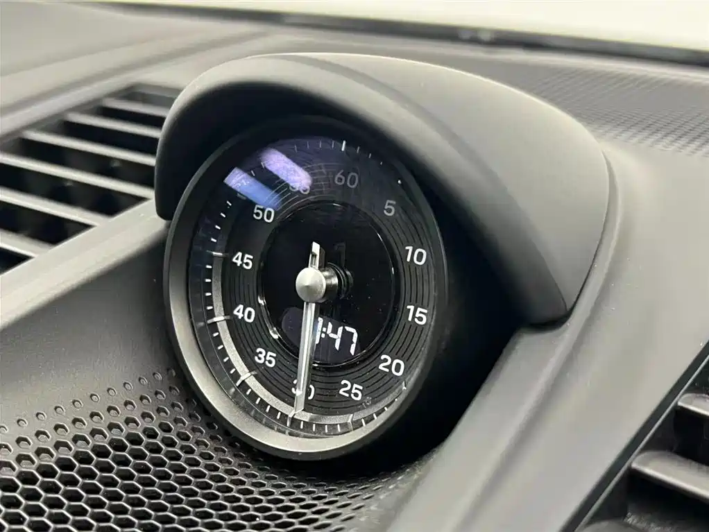 Photo 18 - Porsche Panamera