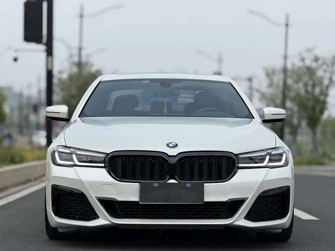 BMW 5 Series 2018 525Li M Sport Package фото 2