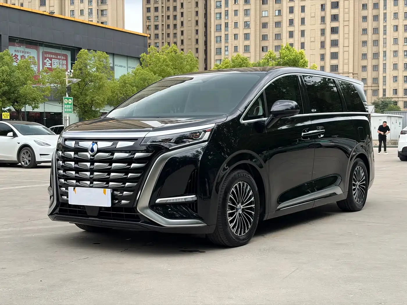 Denza D9 2024 DM-i 980 AWD Prestige