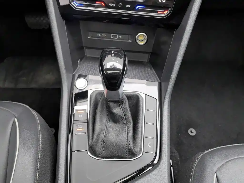Фото 13 - Volkswagen Tiguan L