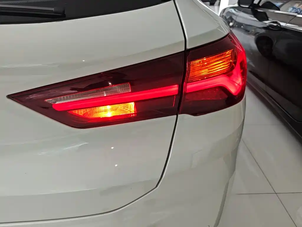 BMW X2 2024 2023 sDrive25i M Sport Shadow Edition