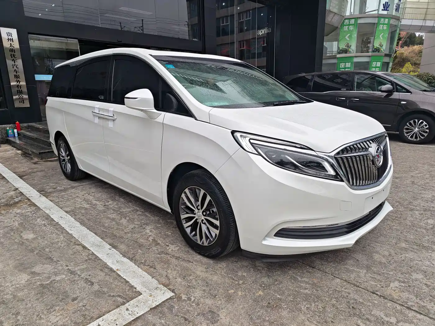 Buick GL8 2017 ES 28T Luxury China V фото 3