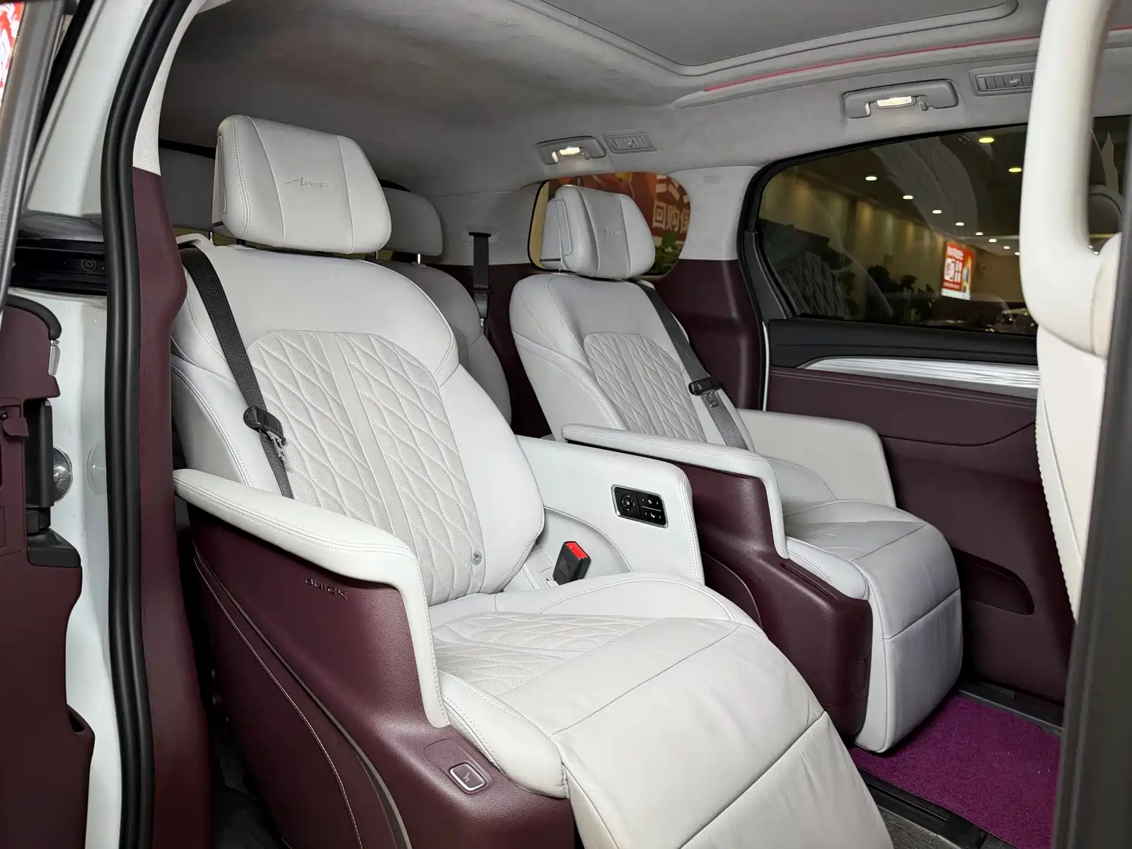 Photo 15 - Buick GL8