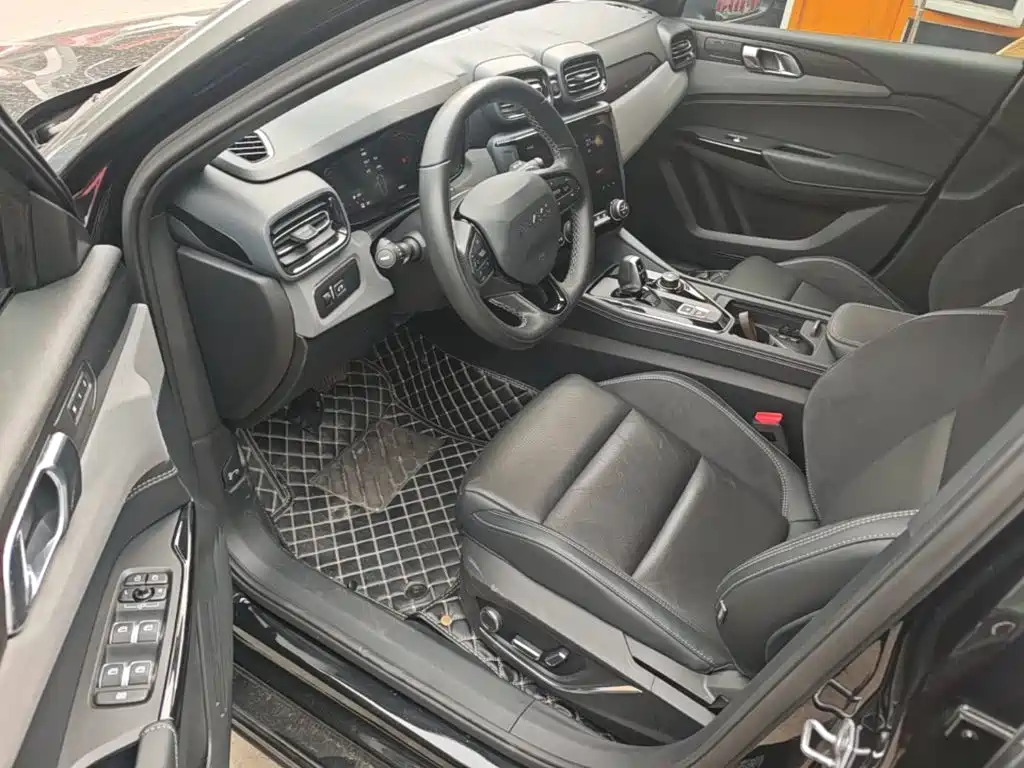 Lynk & Co 02 Hatchback 2023 2022 2.0TD Pro