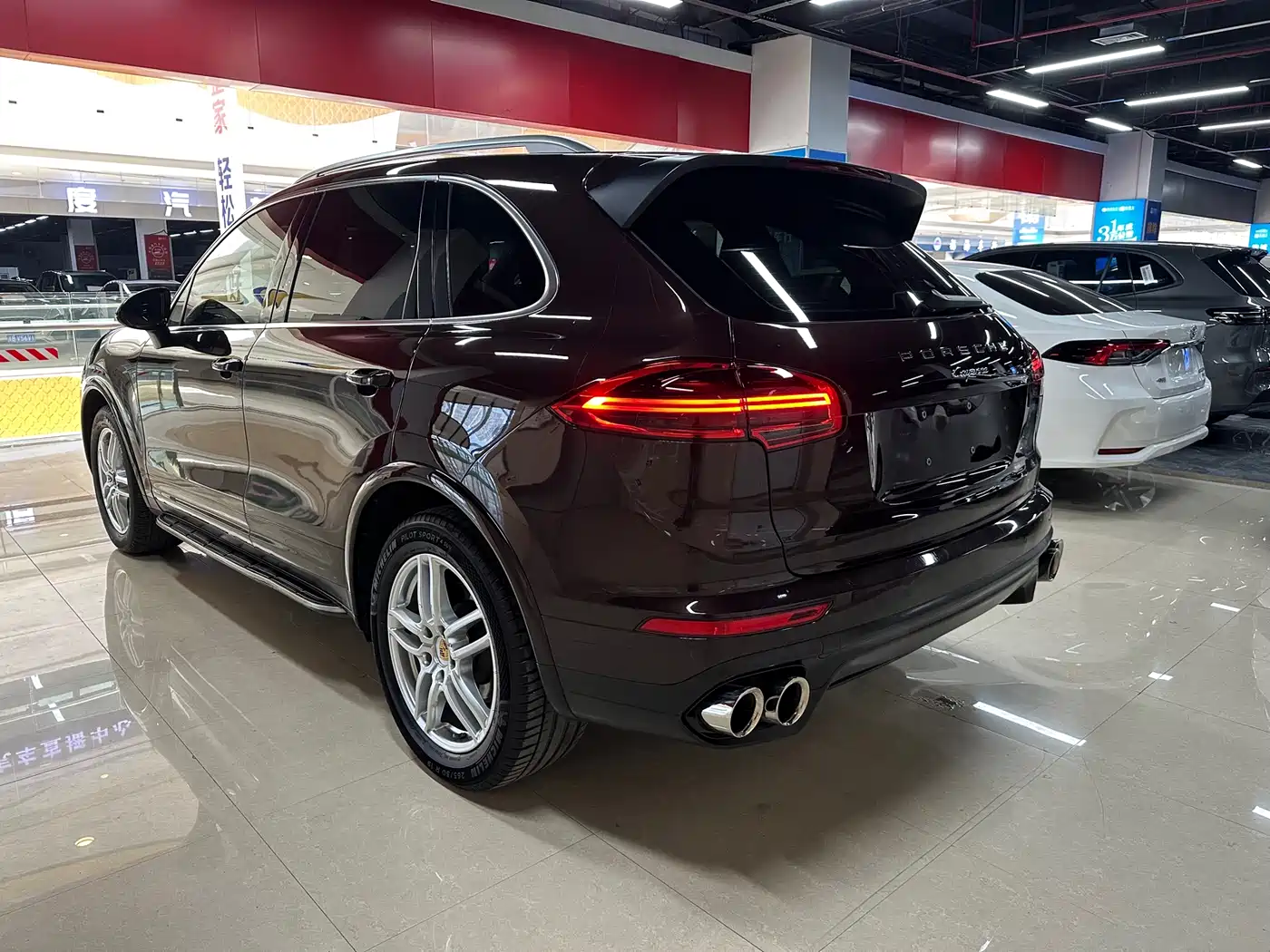 Porsche Cayenne 2016 Cayenne Platinum Edition 3.0T фото 6