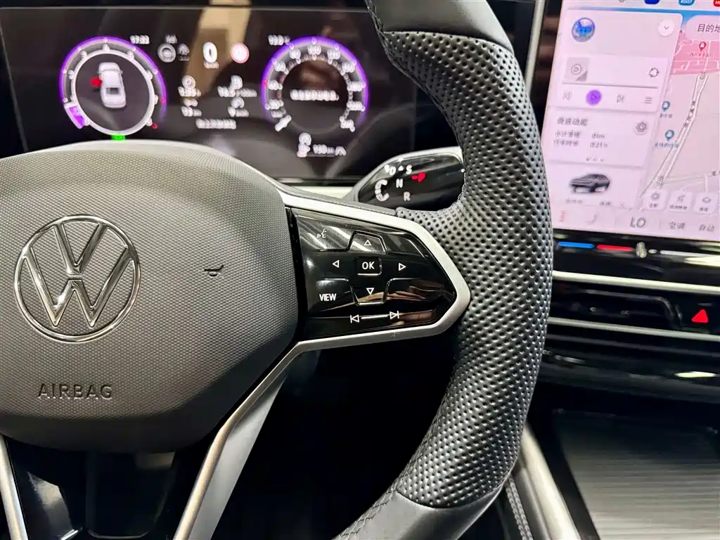 Volkswagen Passat 2025 Pro 380TSI Dragon Glory Edition фото 24