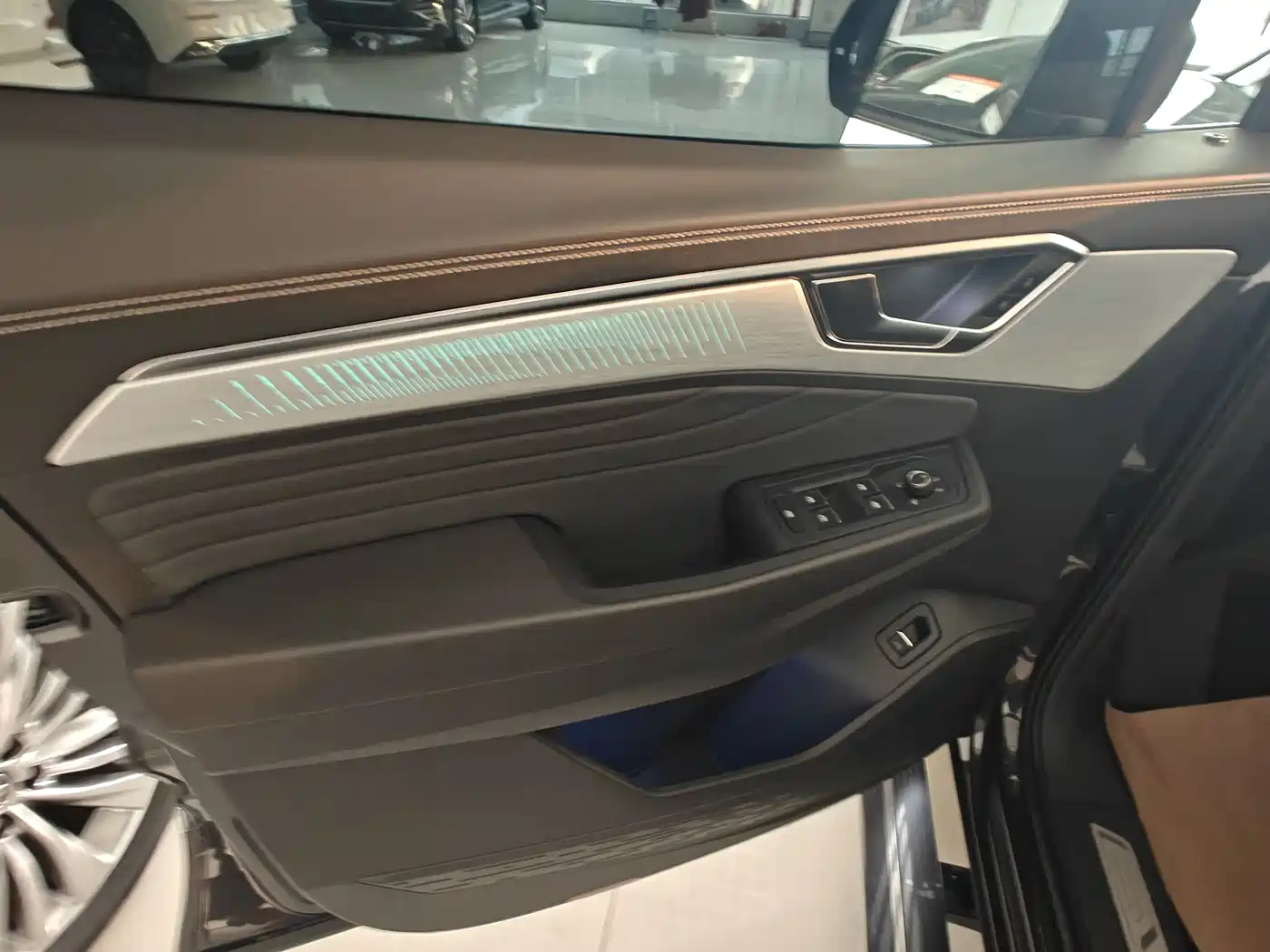 Volkswagen Talagon 2023 Facelift 380TSI 4WD Luxury Premium Pro Edition 6-Seater фото 17