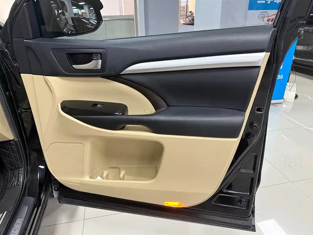 Toyota Highlander 2018 2.0T 4WD Luxury 7-seater China VI фото 13