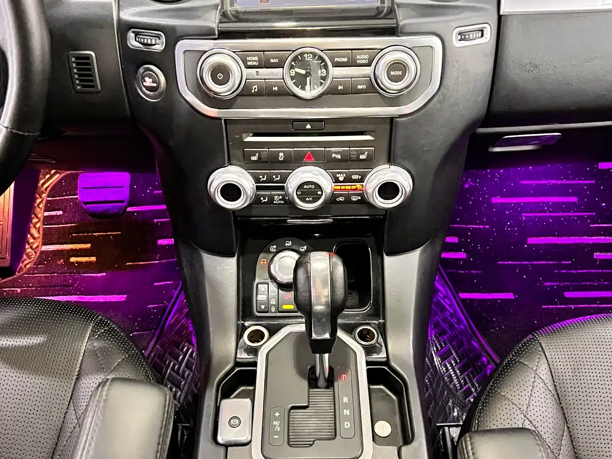 Photo 18 - Land Rover Discovery