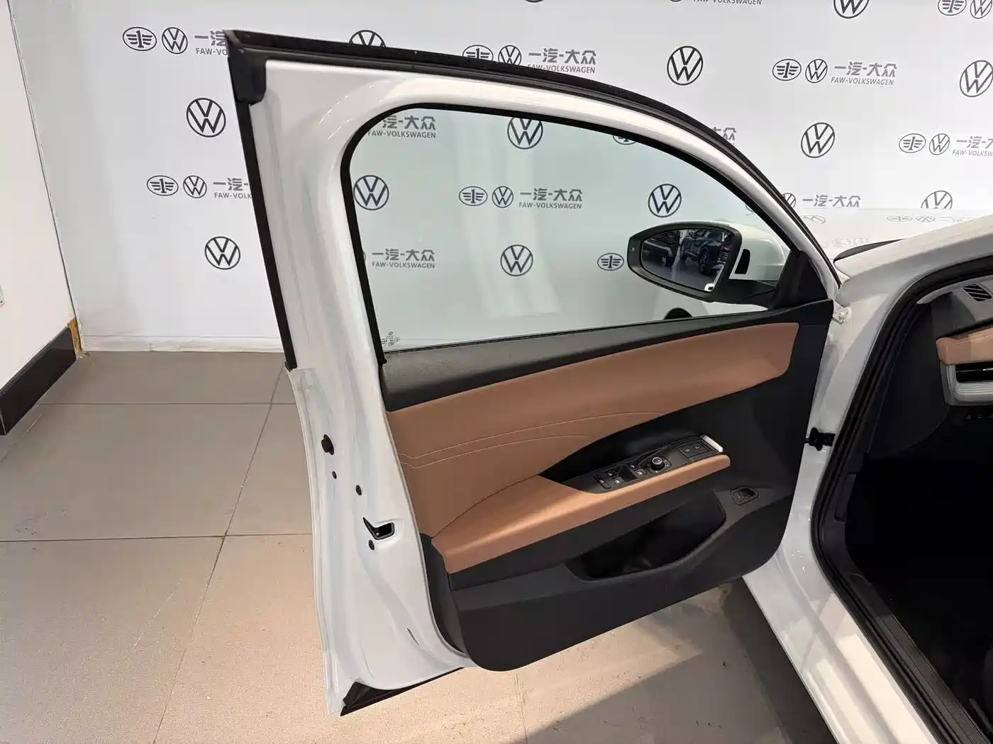 Volkswagen Sagitar 2026 S 1.5L Base Model фото 15
