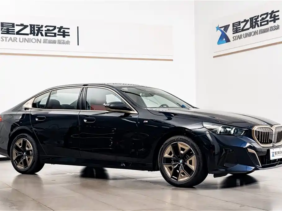 BMW 5 Series 2025 525Li M Sport Package фото 6