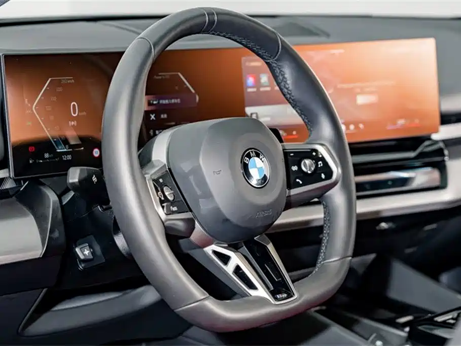 BMW 5 Series 2025 525Li M Sport Package фото 10