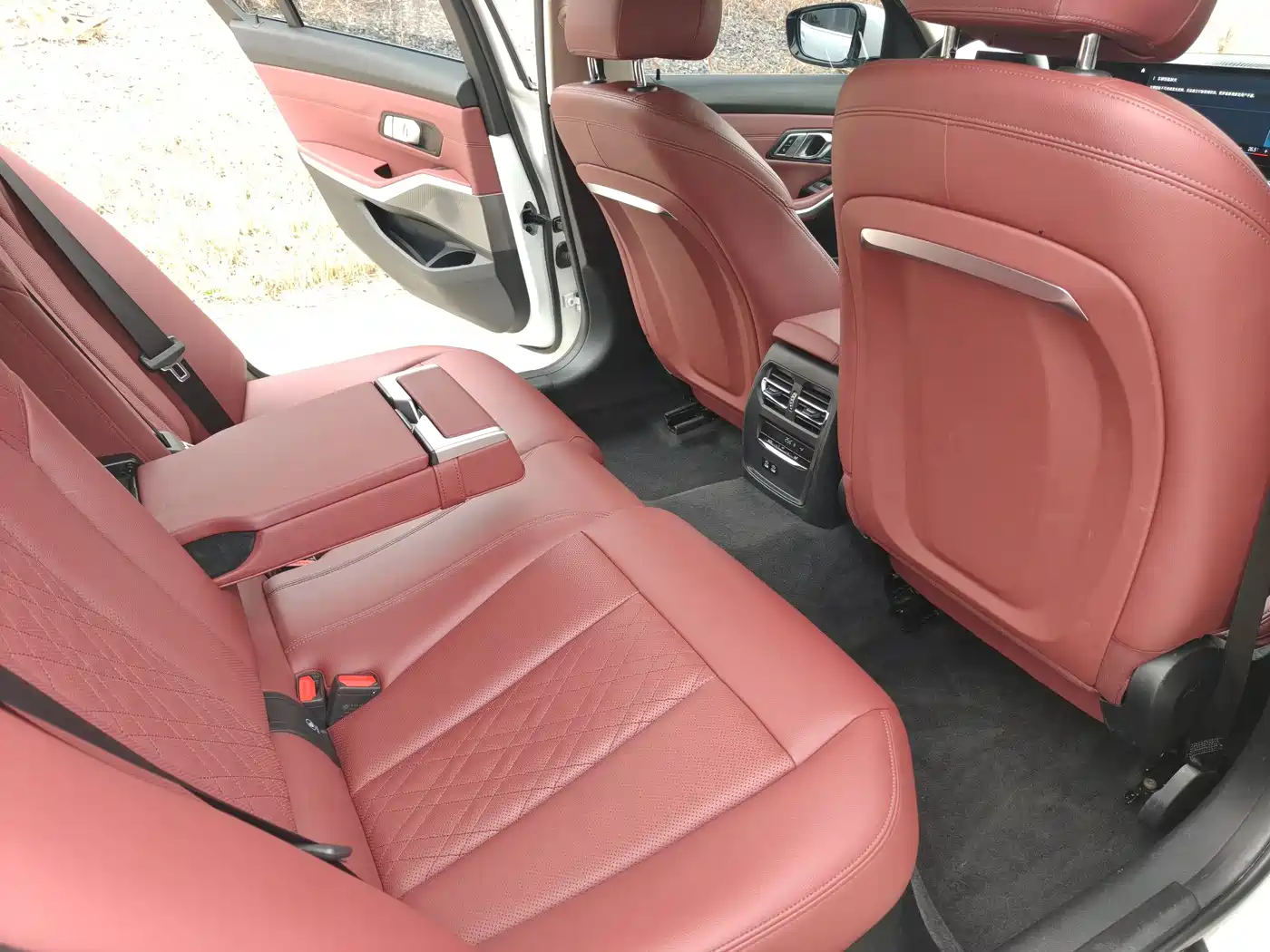 BMW 3 Series 2023 320Li M Sport Package фото 15