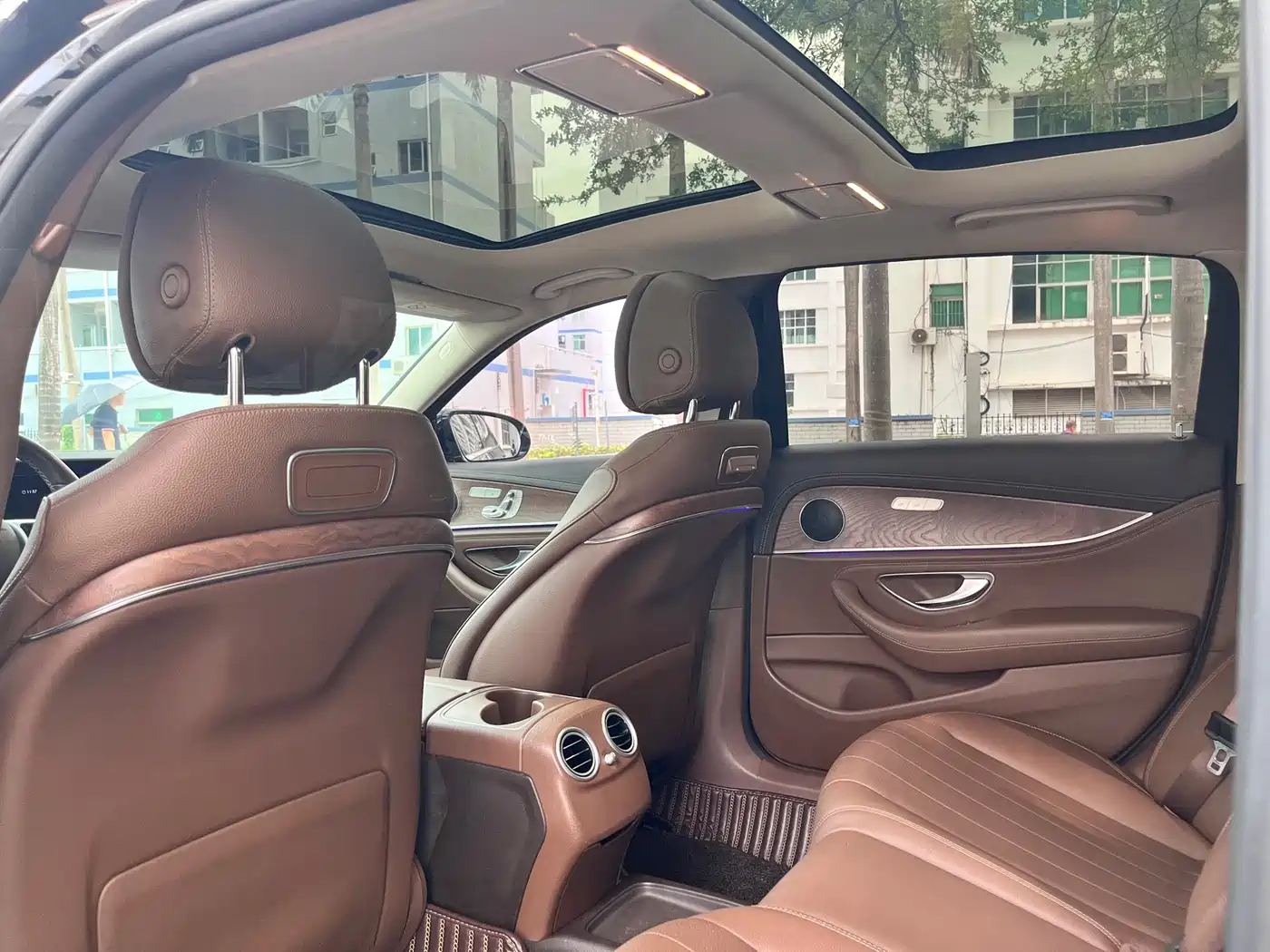 Mercedes-Benz E-Class 2020 E 300 L Fashion фото 11