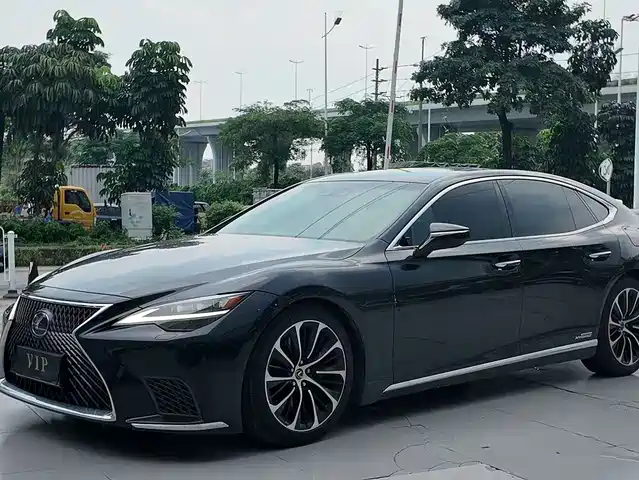 Lexus Lexus LS 2020 500h Executive (China V)