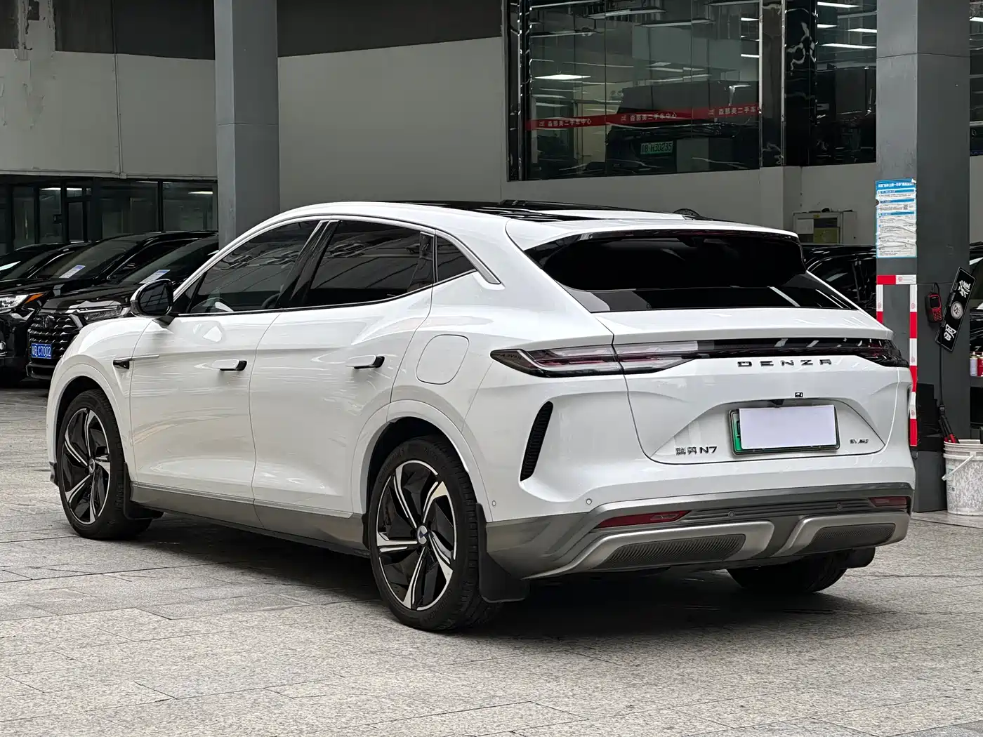 Denza N7 2023 Long Range Performance Edition фото 15