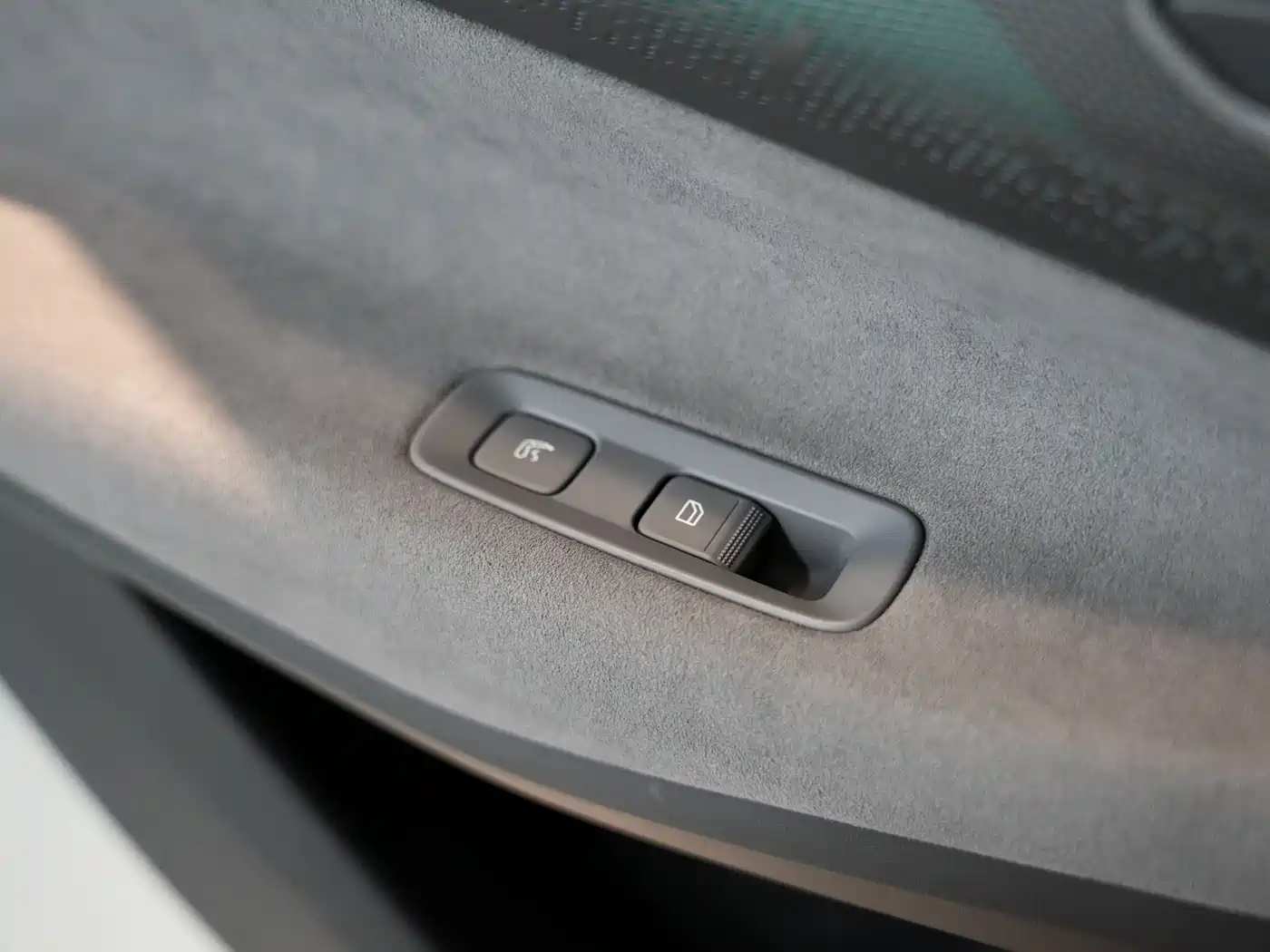 Lynk & Co 08 EM-P 2023 220km 4WD Performance Halo фото 18
