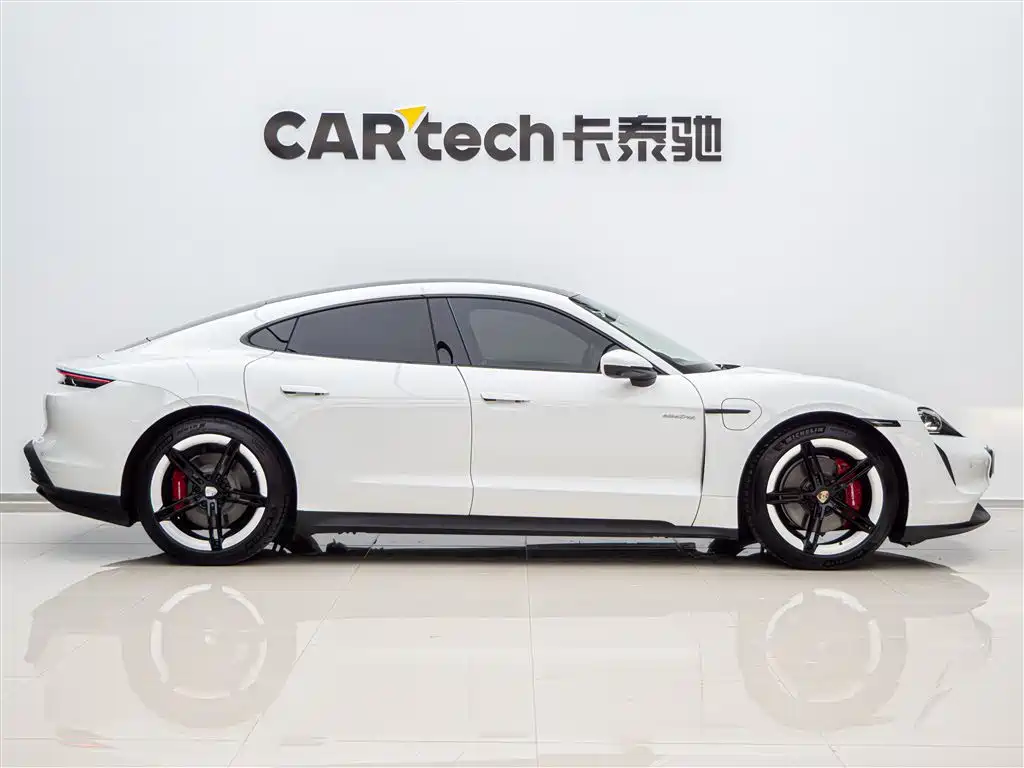 Porsche Taycan 2022 Facelift Taycan фото 3