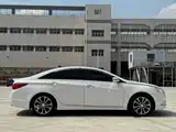 Photo 4 - Hyundai Sonata