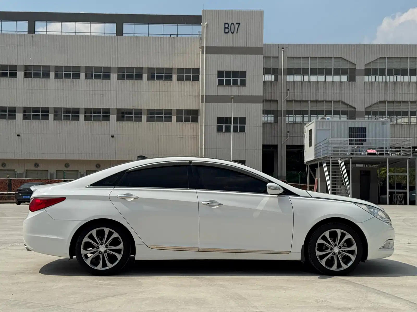 Photo 4 - Hyundai Sonata