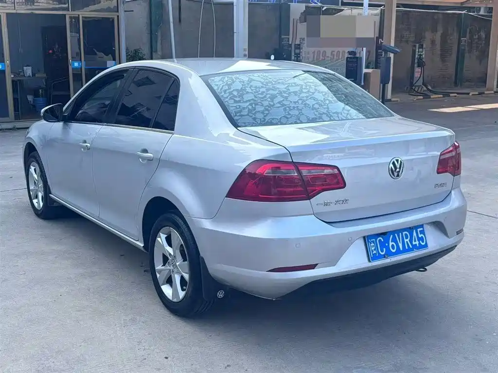Volkswagen Bora 2013 1.6L Manual Comfort Model фото 6