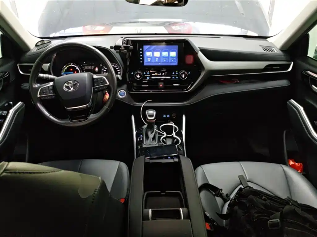 TOYOTA HIGHLANDER