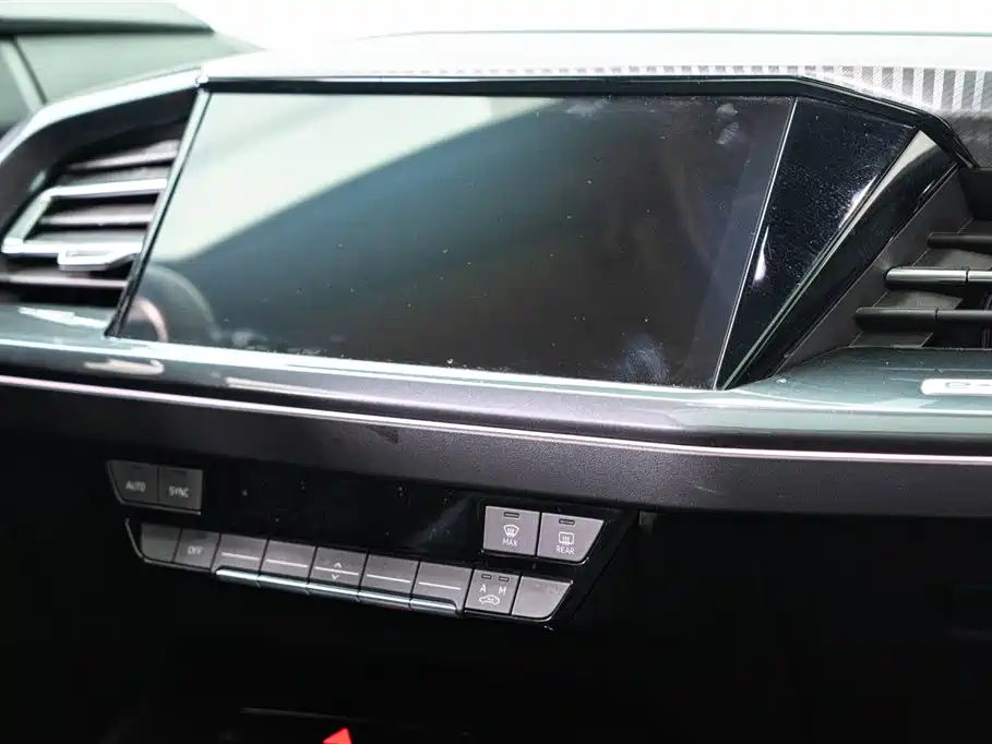 Audi Q4 e-tron 2023 50 e-tron quattro Creation Edition фото 13