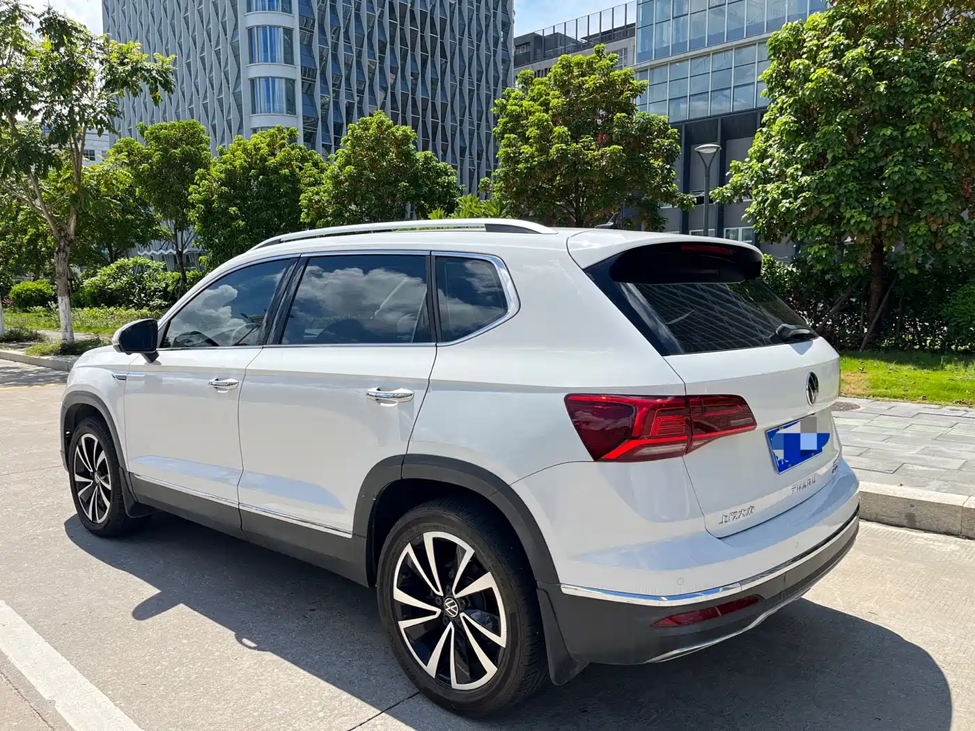 Фото 7 - Volkswagen Tharu