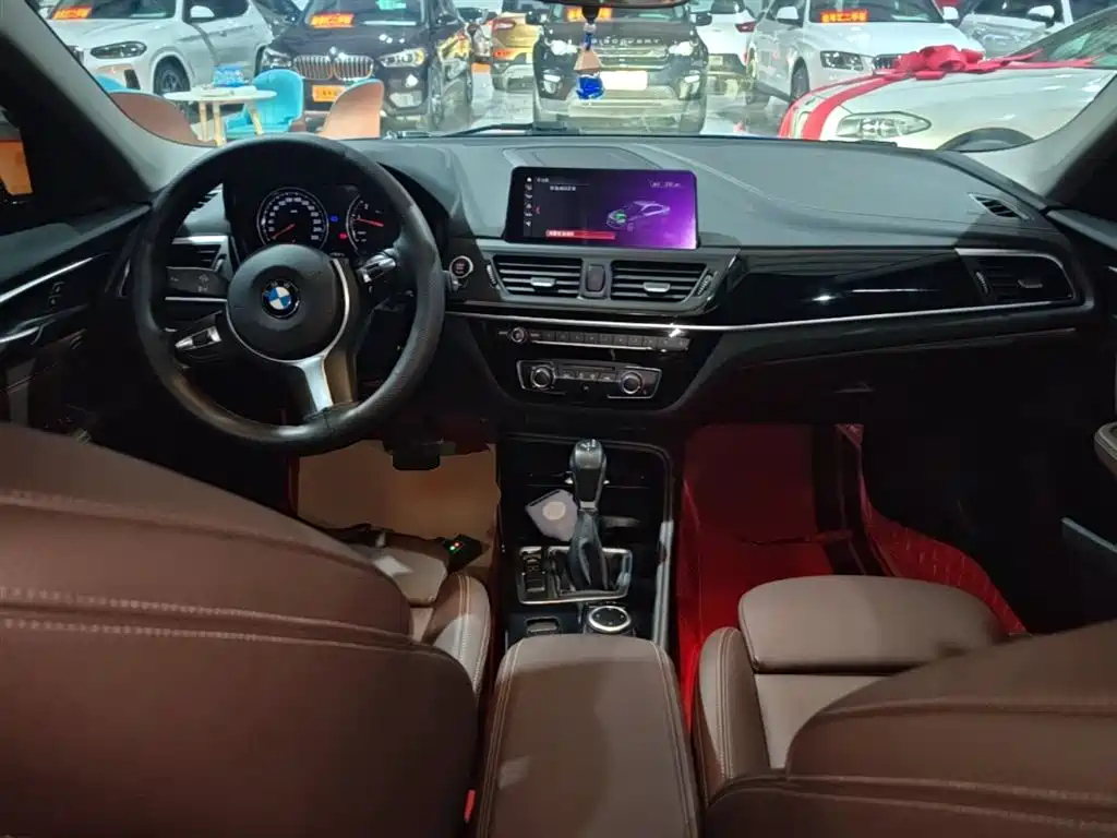 BMW 1 Series 2019 118i M Sport Package фото 10