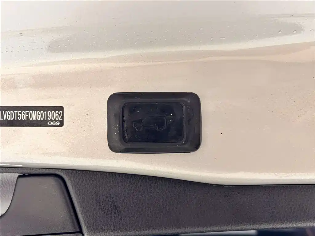 Toyota Wildlander 2020 Hybrid 2.5L E-CVT FWD Premium Edition фото 23