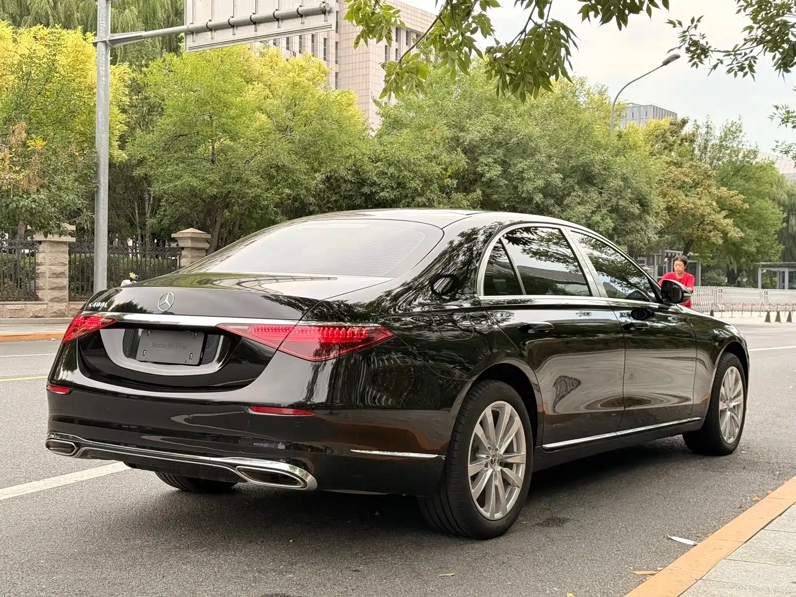 Photo 4 - Mercedes-Benz S-Class